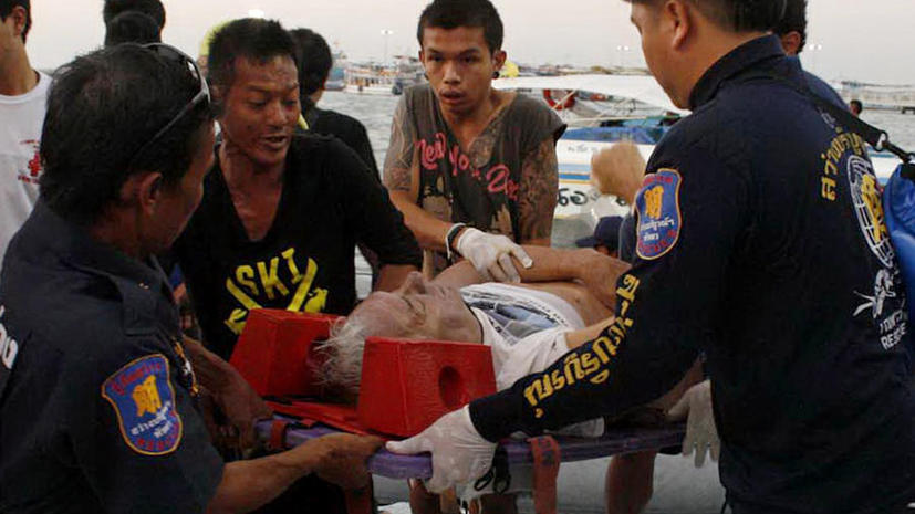 Более 200 пассажиров удалось спасти с парома, затонувшего у берегов Таиланда