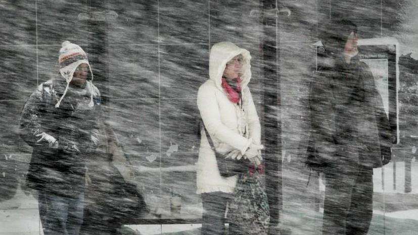 На севере США десятки тысяч американцев неделю остаются без света из-за снежного шторма