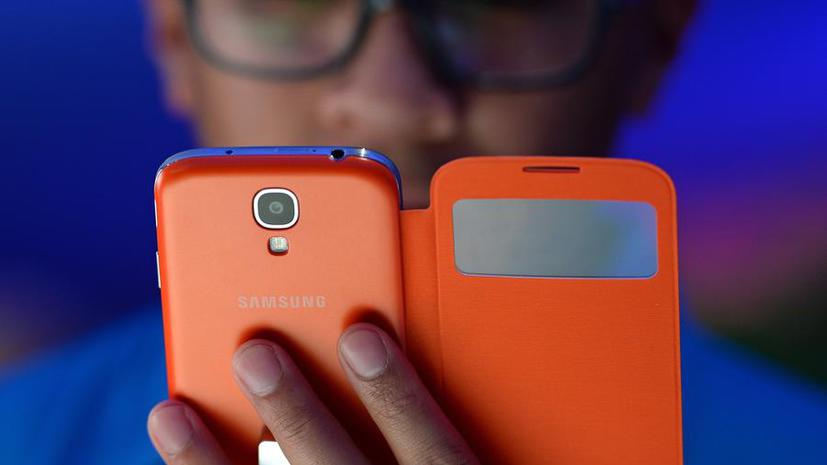 Samsung анонсировал новый смартфон с гибким дисплеем