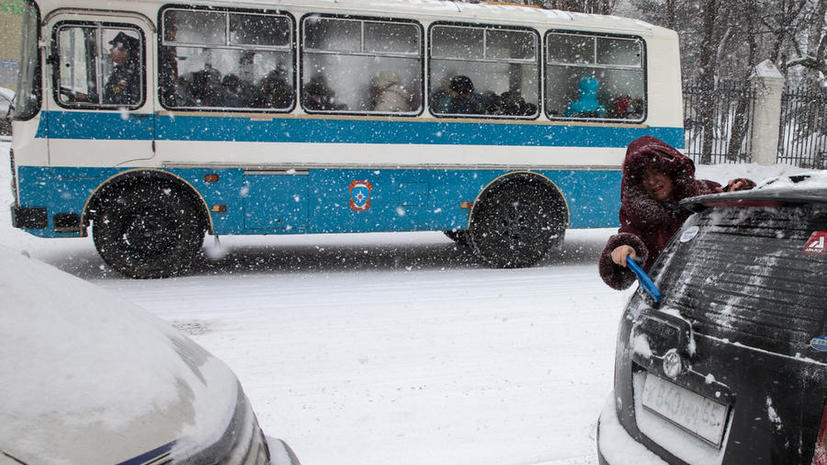 На водителя в Братске завели уголовное дело: он вытолкнул ребенка из автобуса на мороз