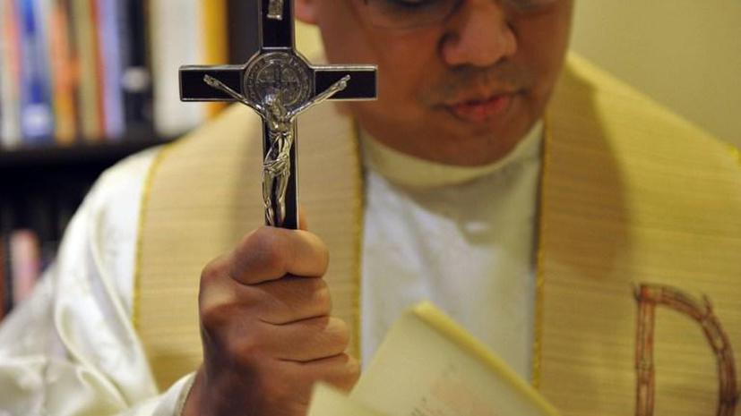 Католическая церковь увеличивает число священников-экзорцистов