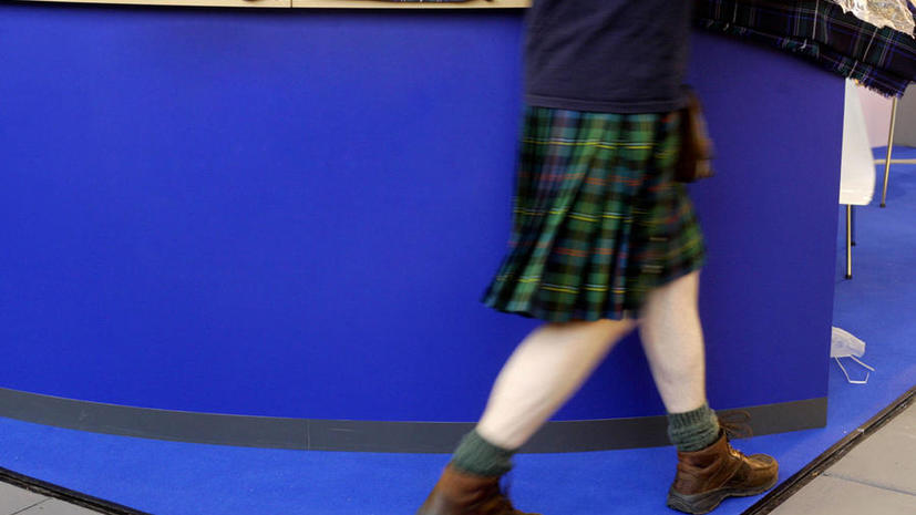 Шотландцы из Бостона не дают женщинам подсматривать за мужчинами в юбках