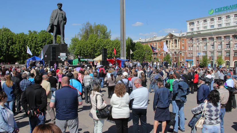 В Донецке первомайская демонстрация переросла в акцию протеста