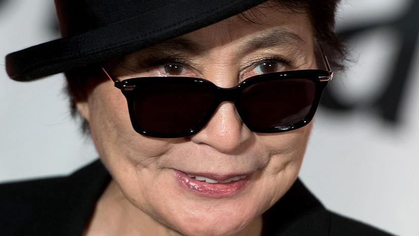 Йоко Оно вручила Ассанжу премию за мужество в искусстве