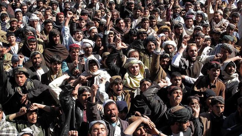 Толпа афганских трудовых мигрантов напала на консульство Ирана, есть жертвы