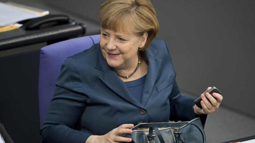 СМИ: Для АНБ не составит труда взломать новый «защищённый» мобильный телефон Ангелы Меркель