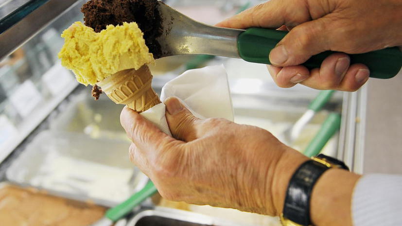 Британских туристов, заплативших за четыре мороженых €64, пригласили вернуться в Рим