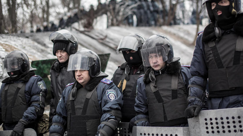 МВД Украины: Неизвестна судьба почти 70 военнослужащих внутренних войск, захваченных экстремистами