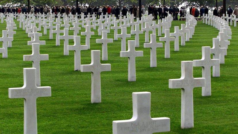 Военные кладбища по всему миру начали закрываться из-за бюджетного кризиса в США