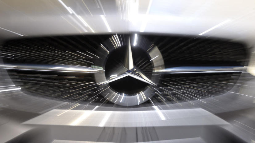 В США из-за проблем с фарами отзовут 200 тыс. автомобилей Mercedes