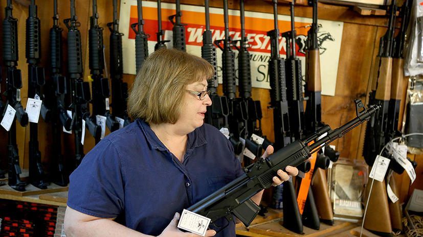 После стрельбы в Коннектикуте в США выросли продажи оружия