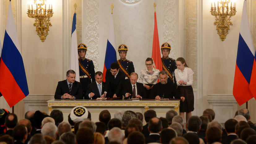 Крым считается принятым в состав РФ с 18 марта — даты подписания договора