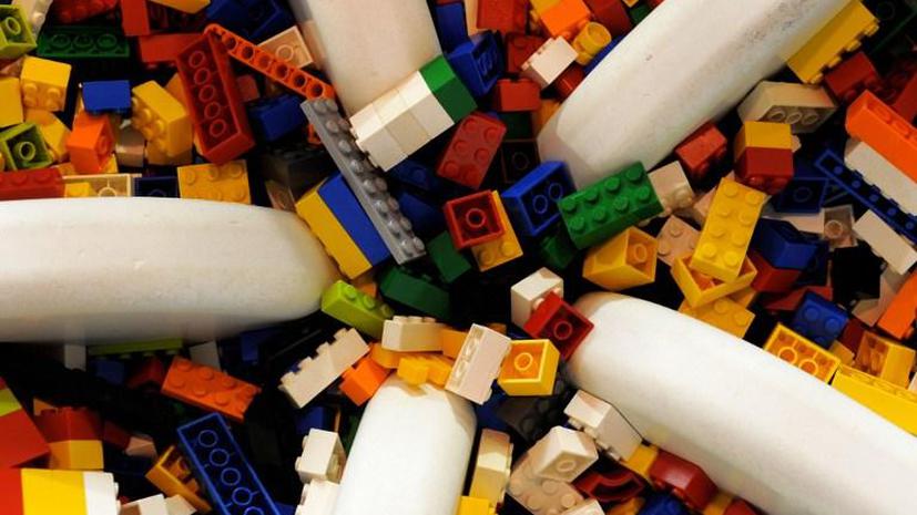 Greenpeace настаивает на прекращении сотрудничества Lego и Shell