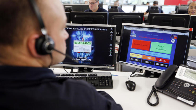 Во Франции узаконили слежку за гражданами без решения суда
