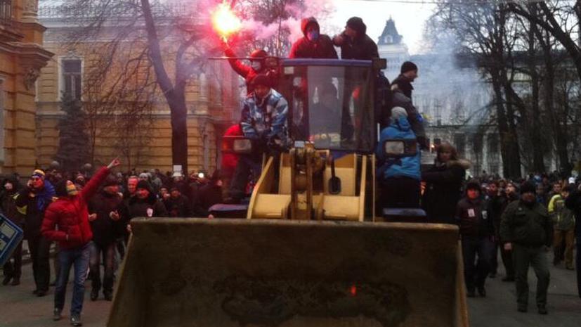Оппозиция предприняла попытку штурма здания администрации президента Украины
