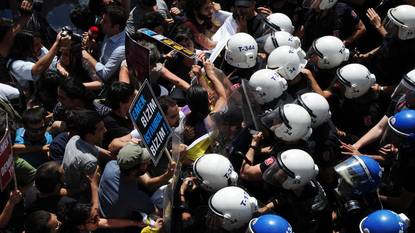 В Турции задержаны около тысячи митингующих