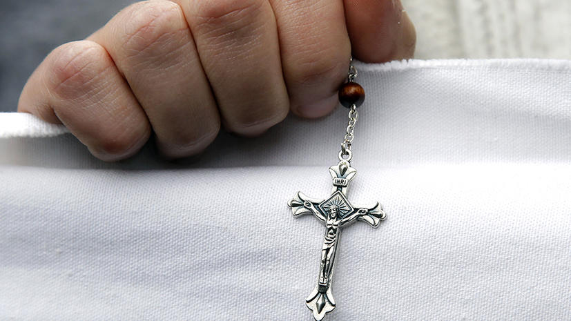 Сотрудница British Airways отстояла в суде право носить христианский крест