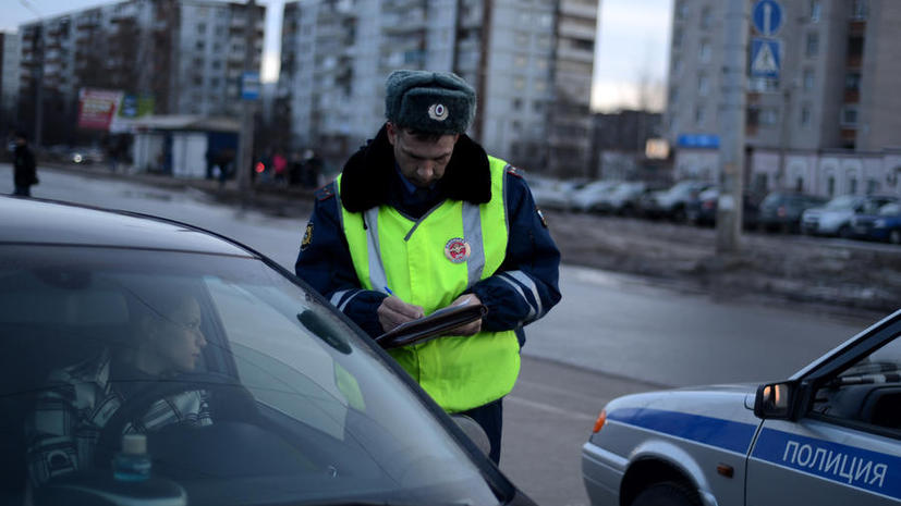 МВД: сотни автолюбителей в Москве ездят по липовым правам