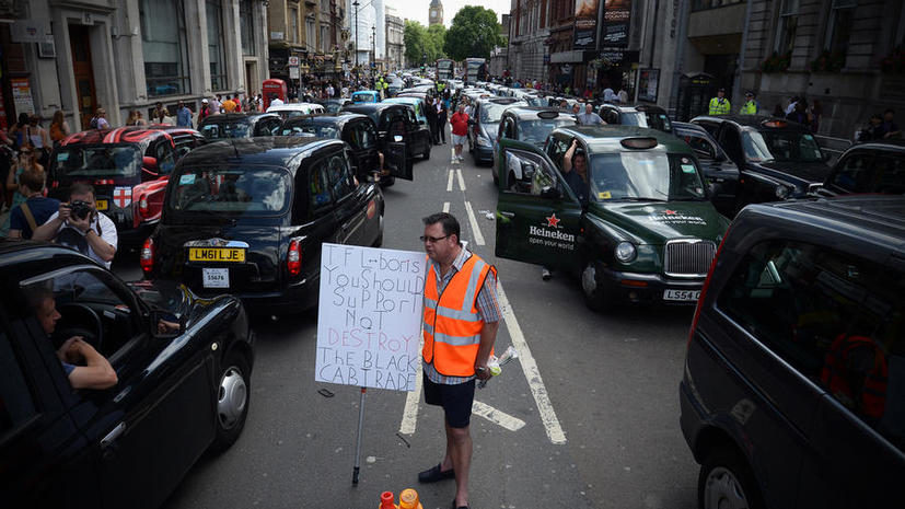 Кэбы против смартфонов: лондонские таксисты протестуют против мобильного приложения