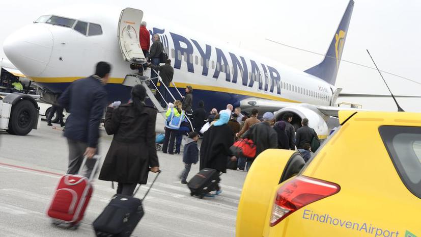 Ryanair заставит пилотов летать медленнее ради экономии