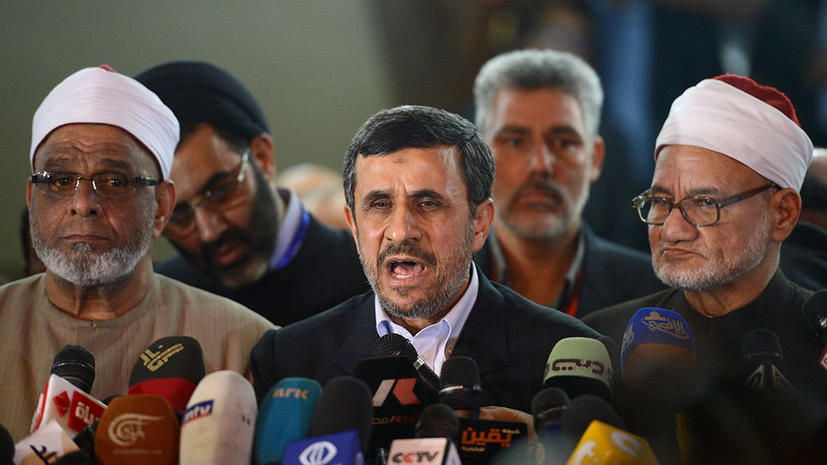 Ахмадинежад: Иран уже стал атомной державой, но  Израилю бояться не стоит