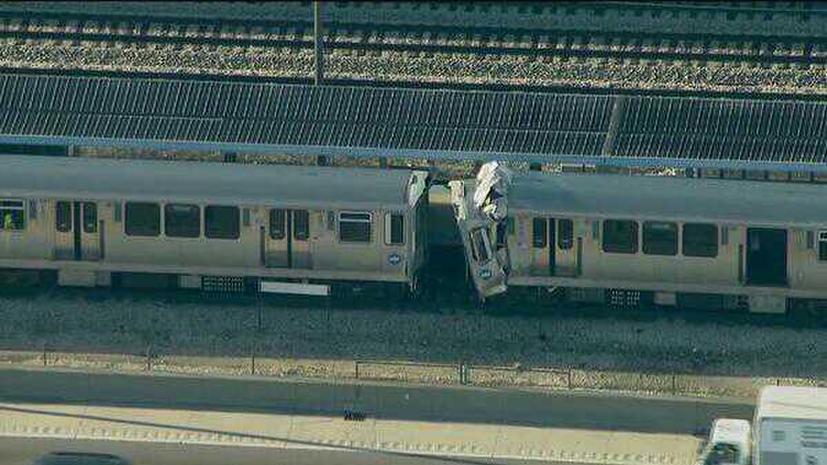 Два поезда столкнулись в метро Чикаго, пострадали 48 пассажиров