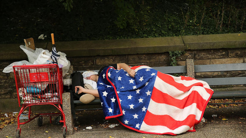 В США власти лишили бездомного страховки за честный поступок