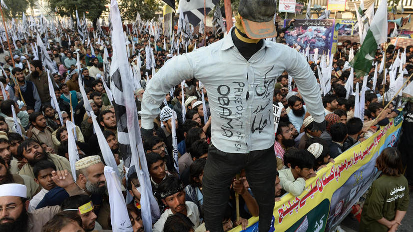 Тысячи жителей Пакистана вышли на демонстрацию против использования беспилотников