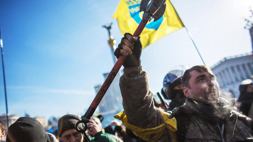 Тысячи украинцев вышли на «народное вече» в центре Киева