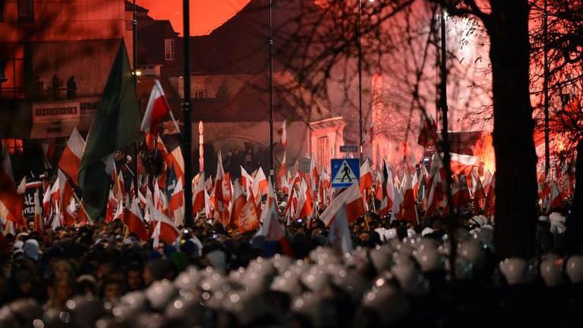 Польша отказывается компенсировать ущерб, причинённый российскому посольству во время массовых волнений в Варшаве