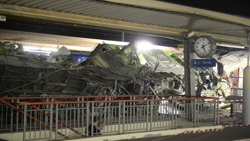 Министр транспорта Франции исключил человеческий фактор из причин крушения поезда недалеко от Парижа