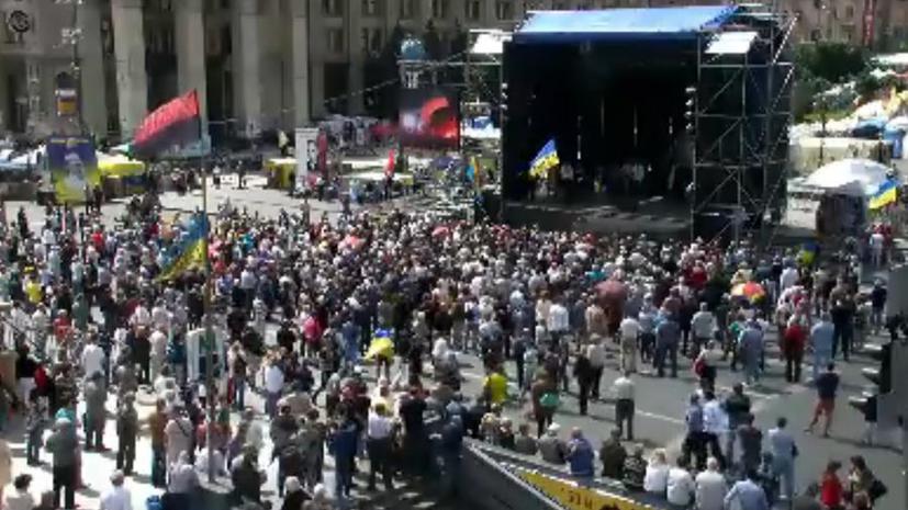 На «народном вече» в центре Киева принято решение провести 17 июня пикет Верховной рады