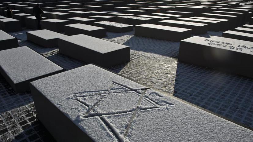 В Берлине неизвестные осквернили мемориал советским воинам-освободителям