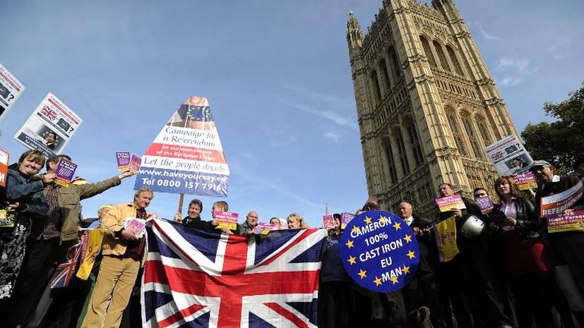 Почти половина британцев не хотят оставаться в ЕС