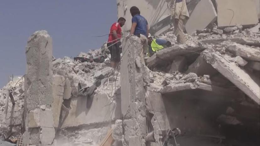 Самолёт сирийских ВВС упал на жилой квартал, десятки человек погибли