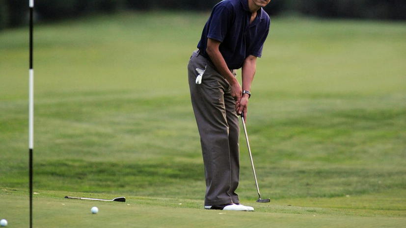 Западные СМИ: Барак Обама больше отдыхает и играет в гольф, чем занимается вопросами экономики