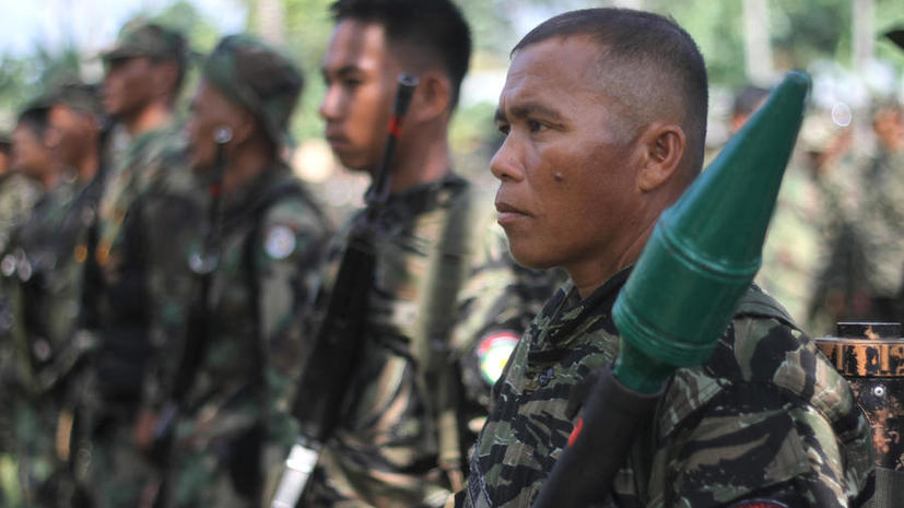 Филиппинские боевики взяли в заложники 170 человек