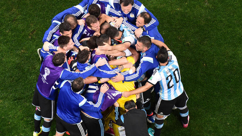 Сборная Аргентины по пенальти выиграла полуфинальный матч у Голландии