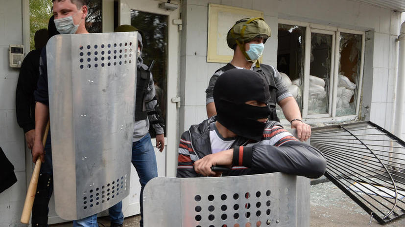 Активист: Власти в Киеве ищут повод для введения режима чрезвычайного положения в восточных регионах