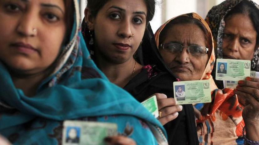 В Пакистане завершились выборы: женщинам голосовать запрещали