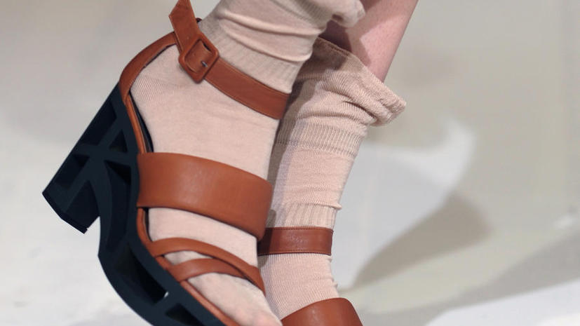 Носки с сандалиями возглавили список модных провалов
