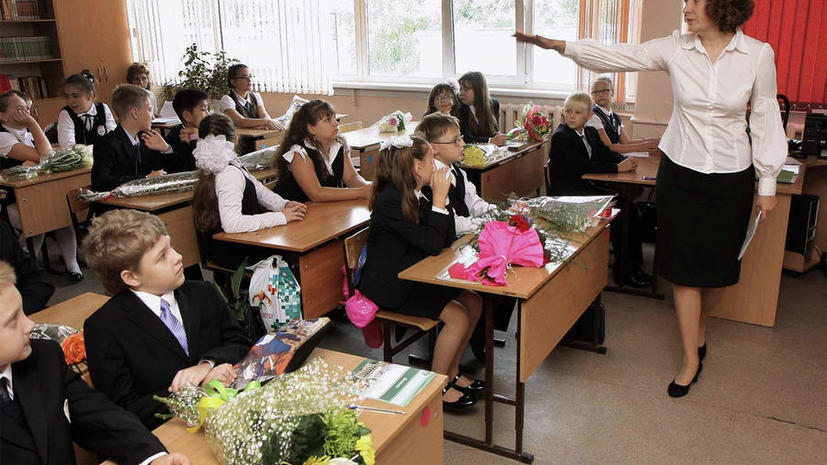 Российских школьников не станут переодевать в форму единого образца