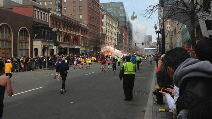 Первое видео с места взрыва на Бостонском марафоне