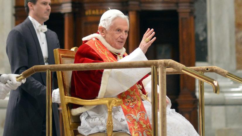 Папа Римский сделал бывшему дворецкому Рождественский подарок