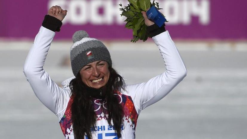 Польская лыжница Юстина Ковальчик победила в гонке на 10 км, несмотря на перелом стопы