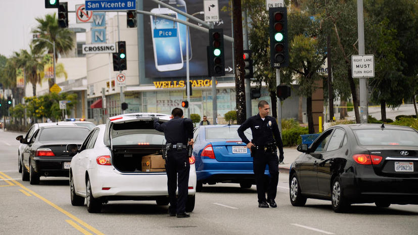 В США полиция открыла стрельбу по автомобилю с пятью детьми