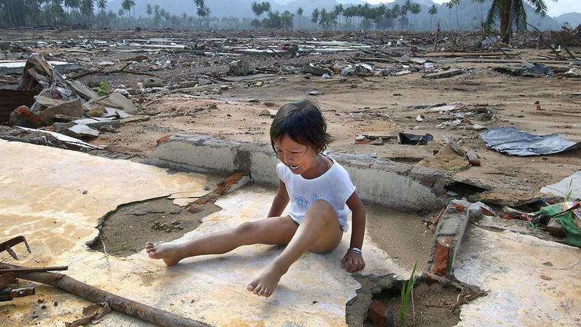 Выжили в цунами: истории спасшихся в самой разрушительной катастрофе XXI века