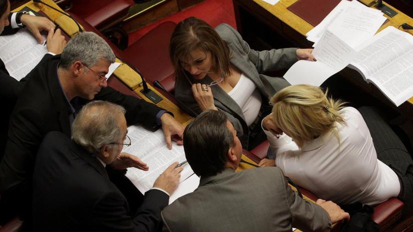 Греческих политиков просят быть менее сексуальными