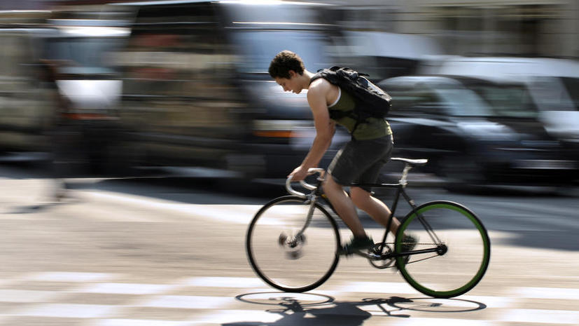 В США велосипедиста оштрафовали за то, что его сбила полицейская машина
