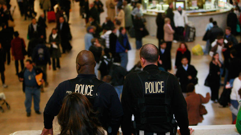 ФБР использует «чёрный список» авиапассажиров для вербовки информаторов среди мусульман